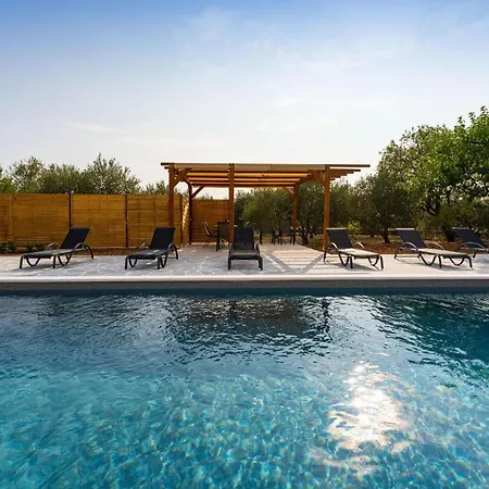 Holiday home 3 Bedroom Stunning In *