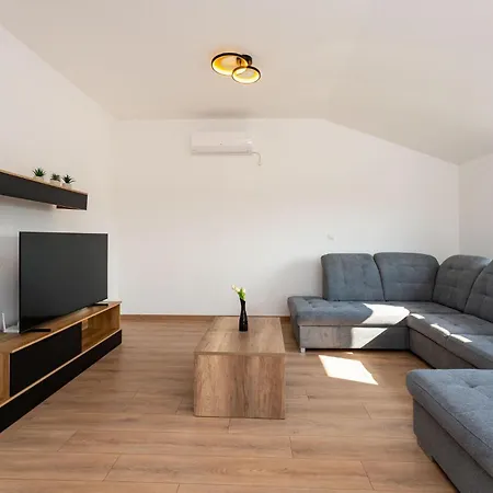 3 Bedroom Stunning In 펜션 벤코바츠