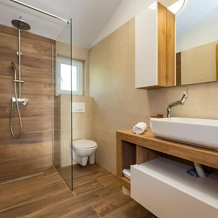 3 Bedroom Stunning In 펜션 벤코바츠